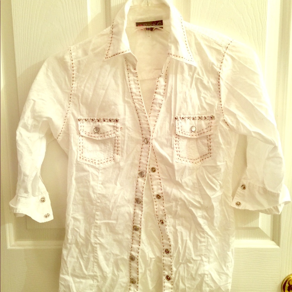 Mid sleeve white button down shirt